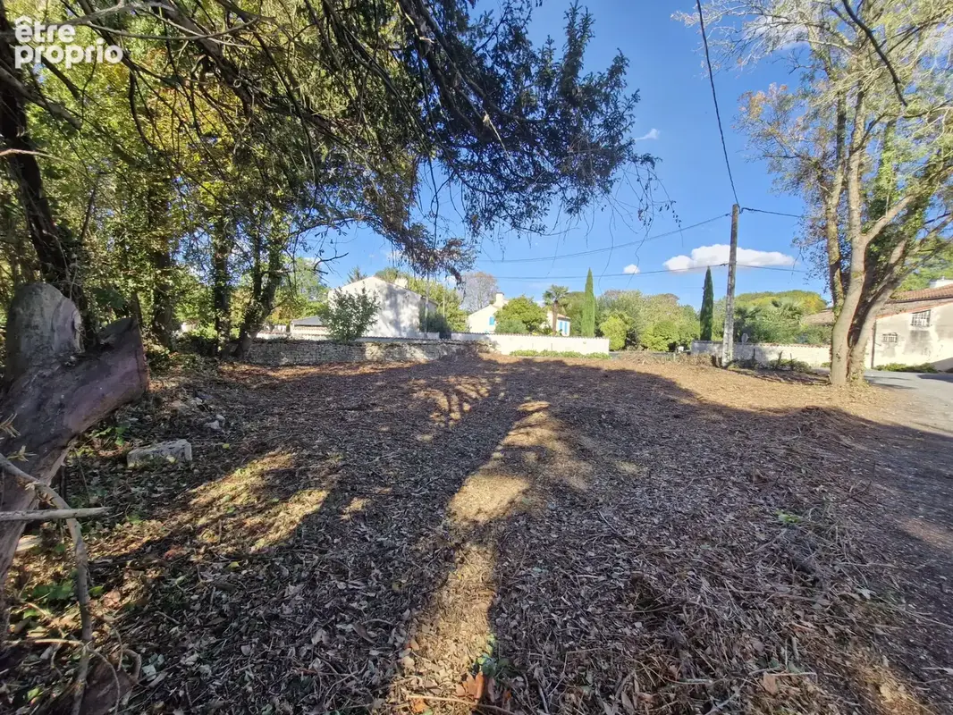 Terrain constructible au coeur du village - photo 2