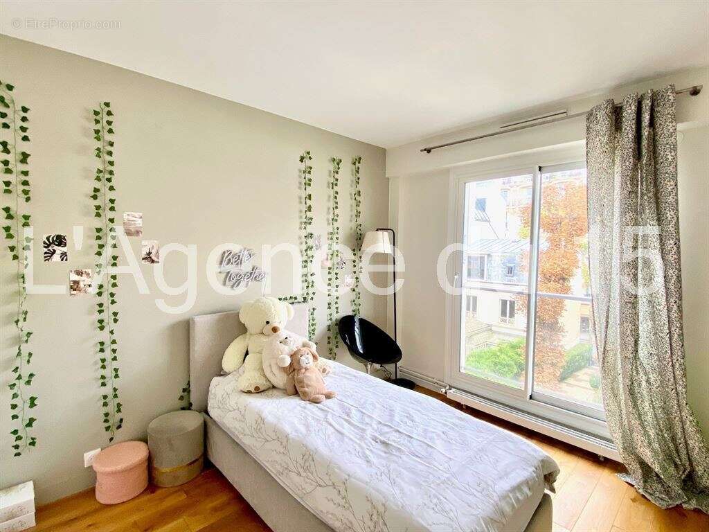 Appartement à NEUILLY-SUR-SEINE