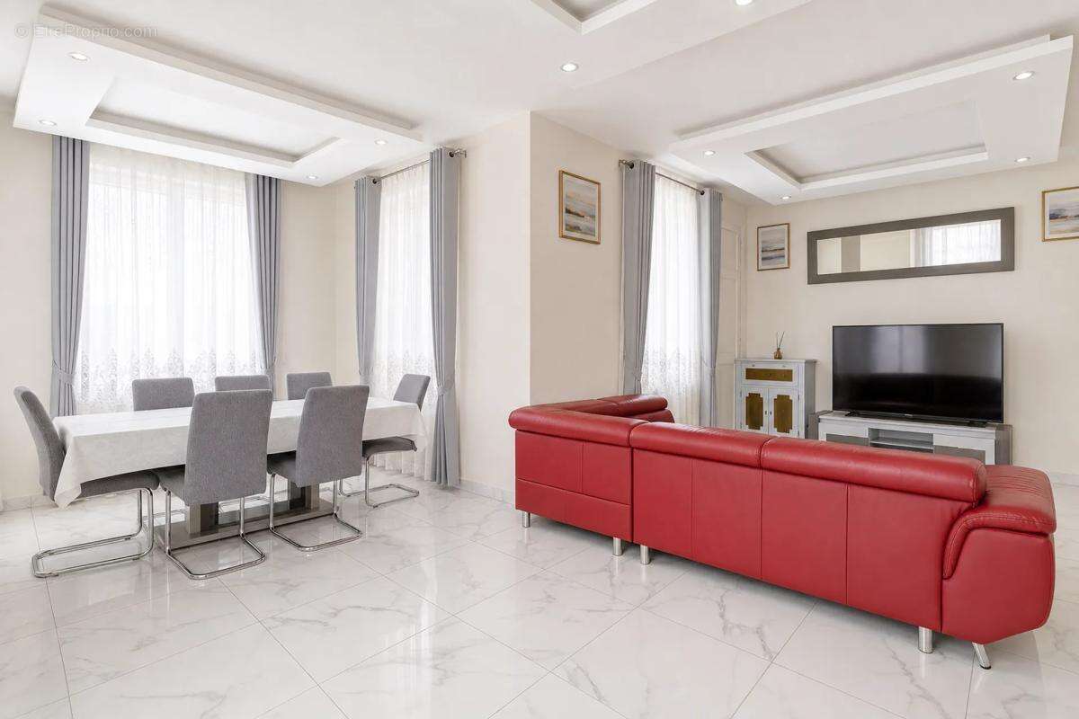 Maison de 5 pièces de 200 m² situé à Le Thillay - photo 3