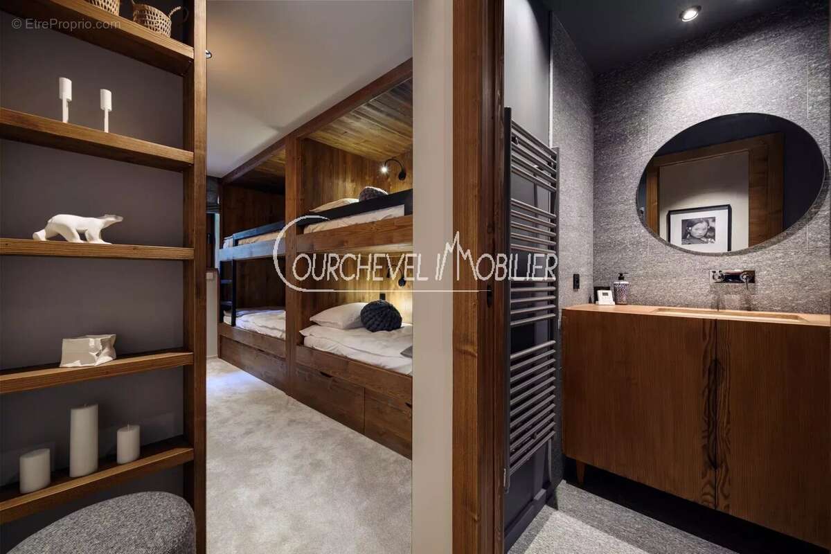 Maison à LES ALLUES