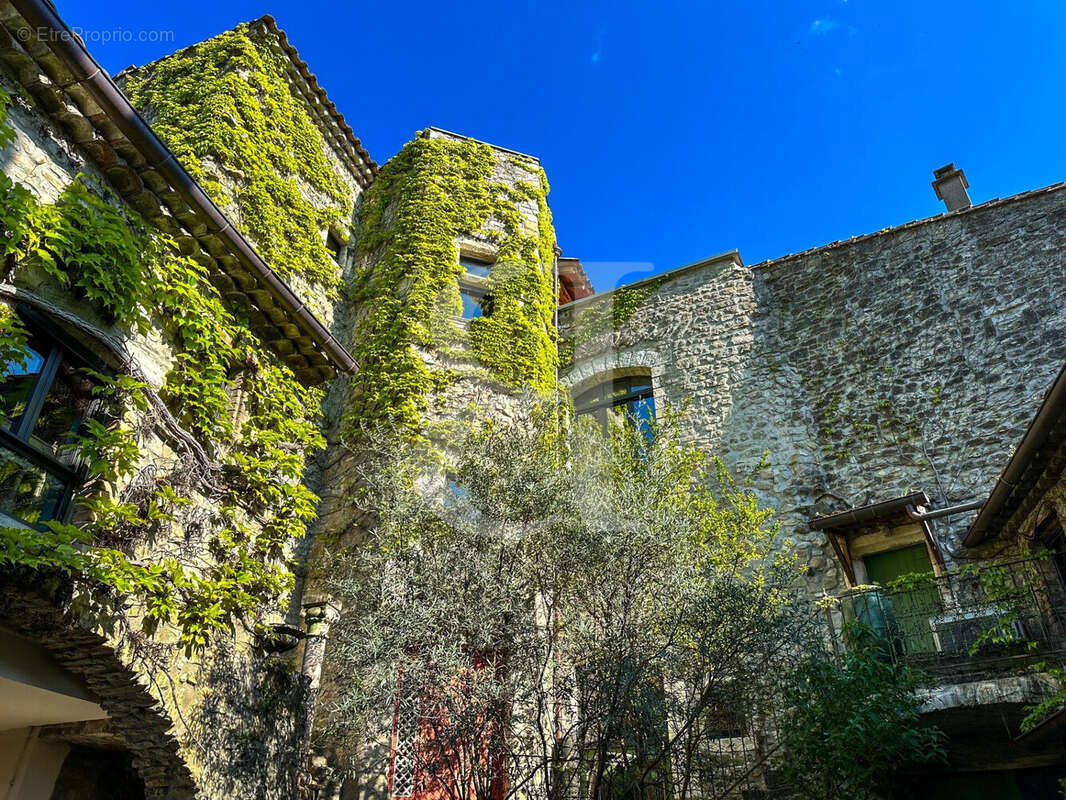 Maison à LA BEGUDE-DE-MAZENC