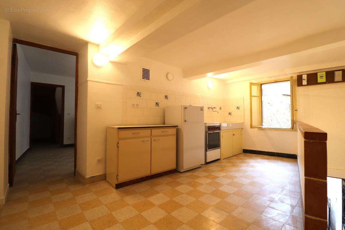 Maison à BERRE-LES-ALPES