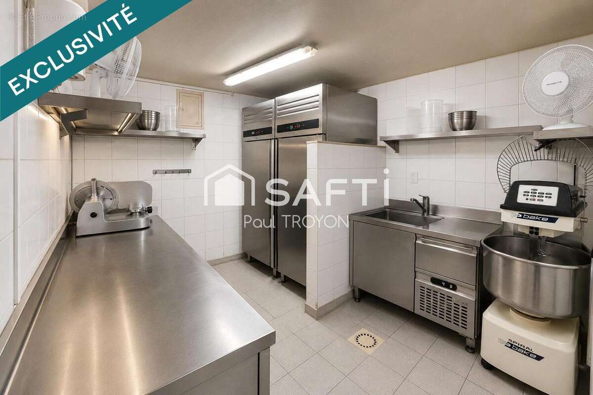 Commerce 55 m² à Cassis  - photo 6