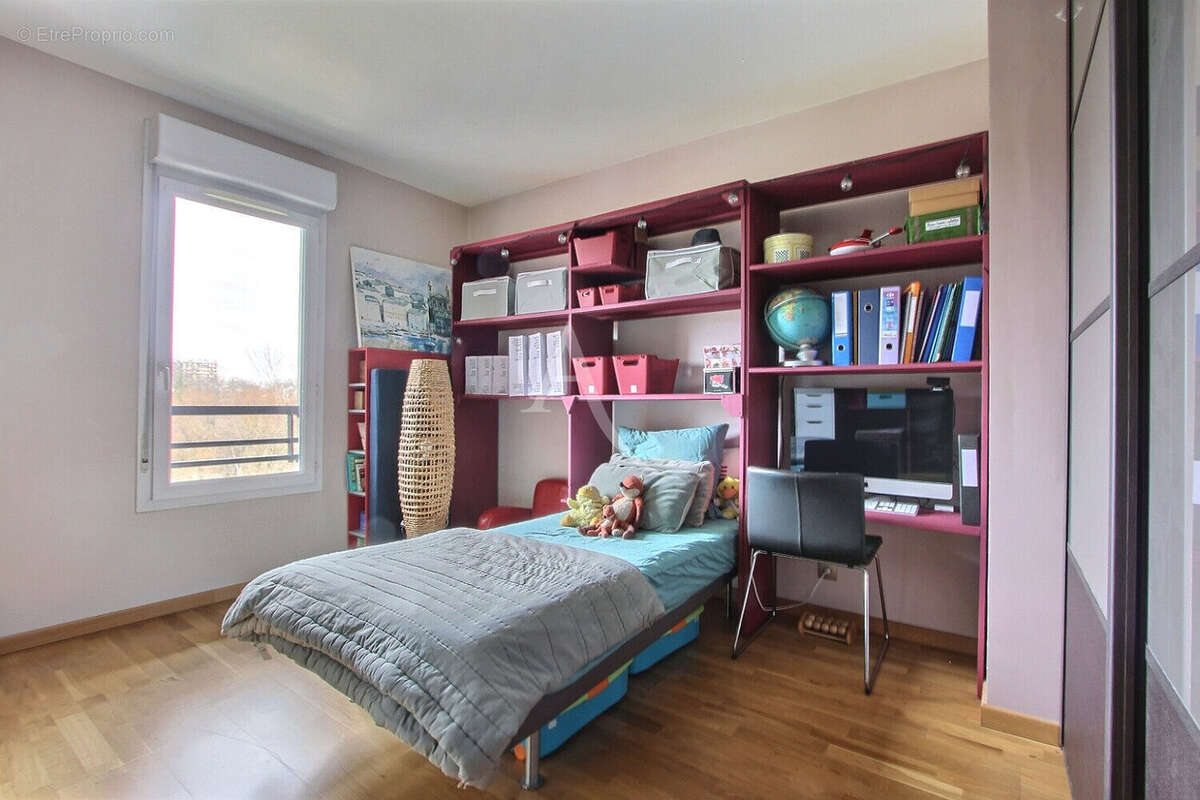 Appartement à VILLENEUVE-LA-GARENNE