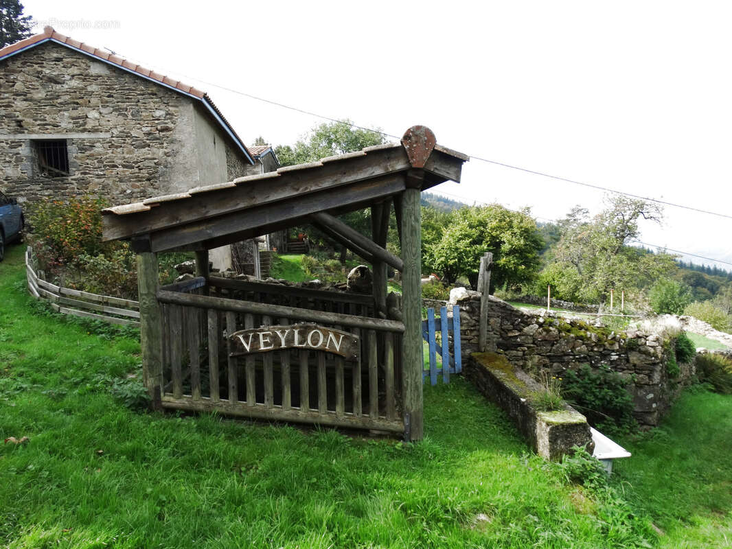 Grange et maison en pierres à rénover entièrement - photo 4