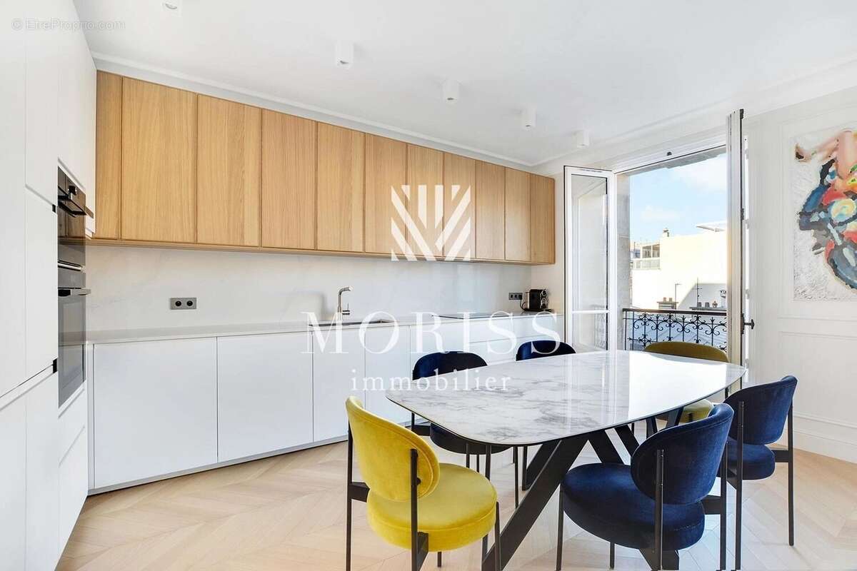 Appartement à PARIS-15E