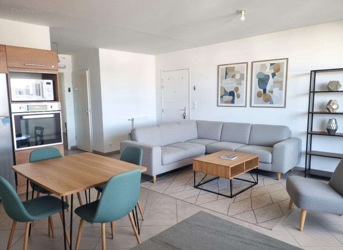 Appartement à BEAUZELLE