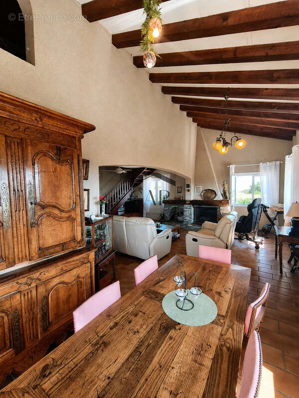 Maison familiale avec vue mer, jardin piscinable et fort potentiel - photo 6