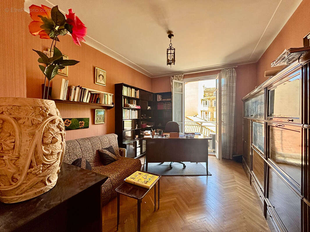 Appartement 5 pièces 150 m2 Longchamp - photo 5