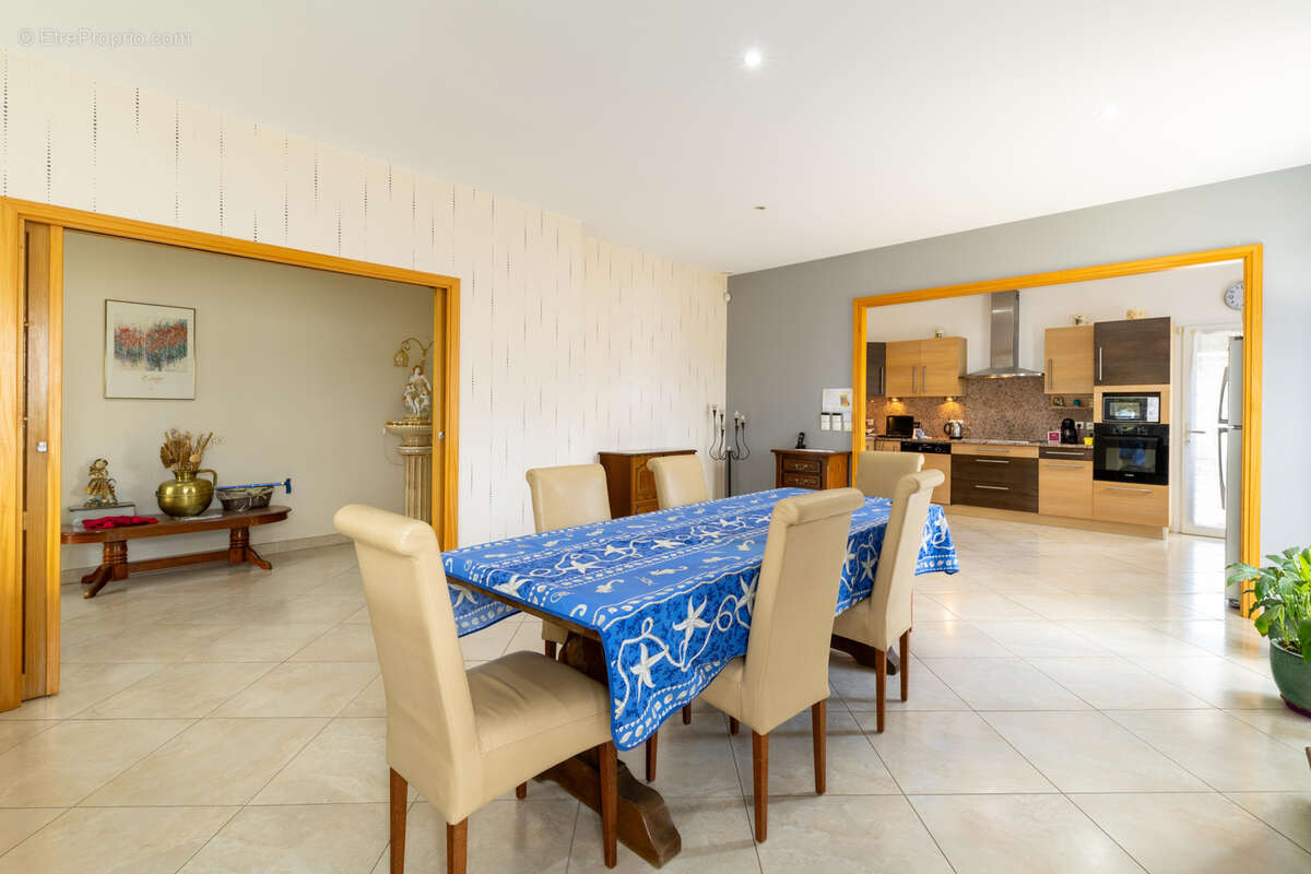 Maison à SAINTE-MARIE-AUX-CHENES