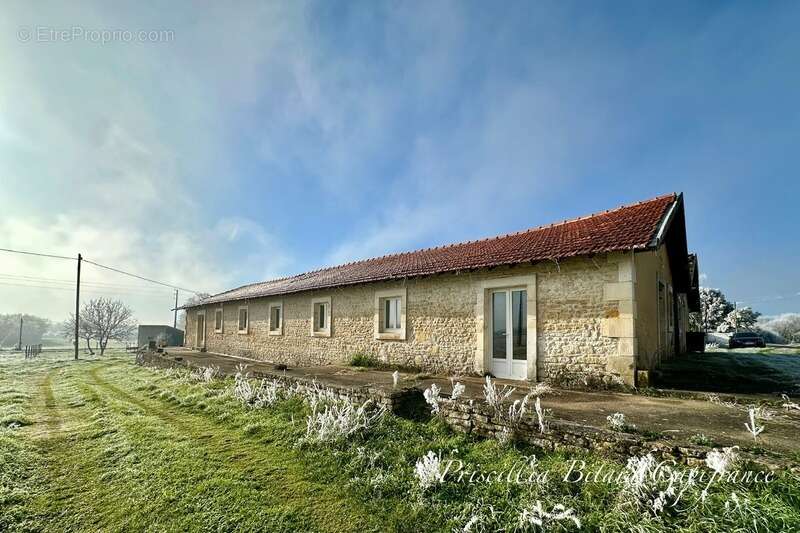 Maison à BORDS