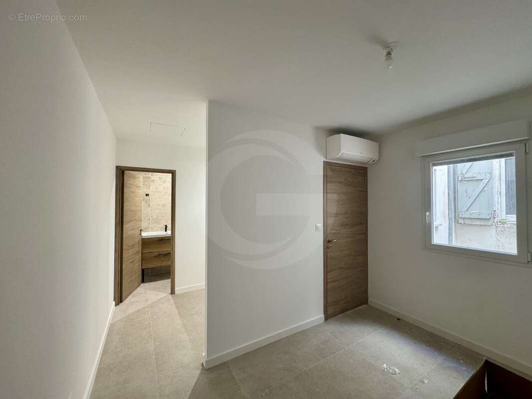 Appartement à MEZE