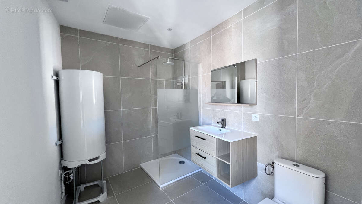 Appartement type 3 entièrement rénové avec vue dégagée - photo 7