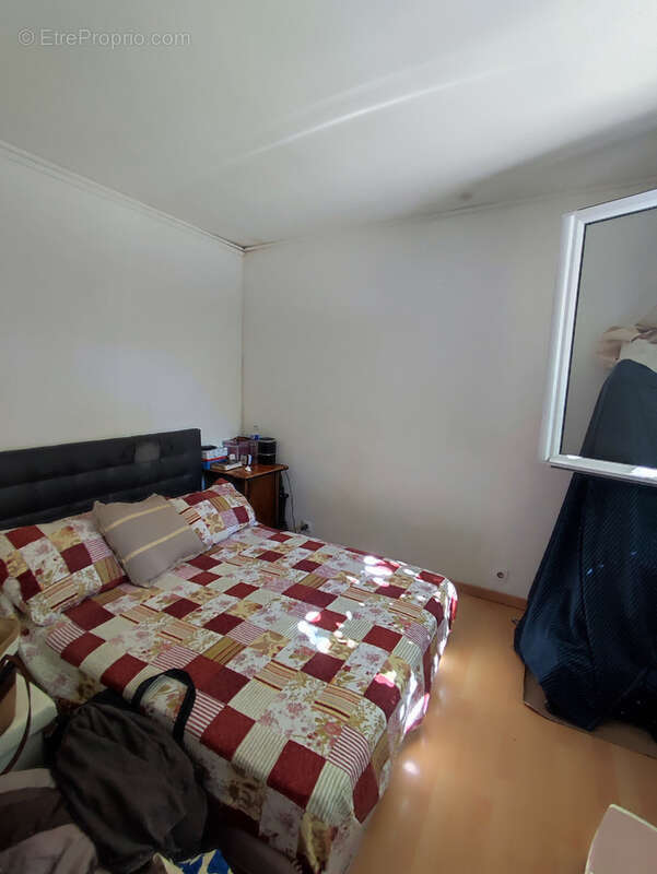 LE BLANC-MESNIL CENTRE VILLE : Maison + Dépendance F2 + Garage - 9 pièces 7 chambres - DPE C - photo 13