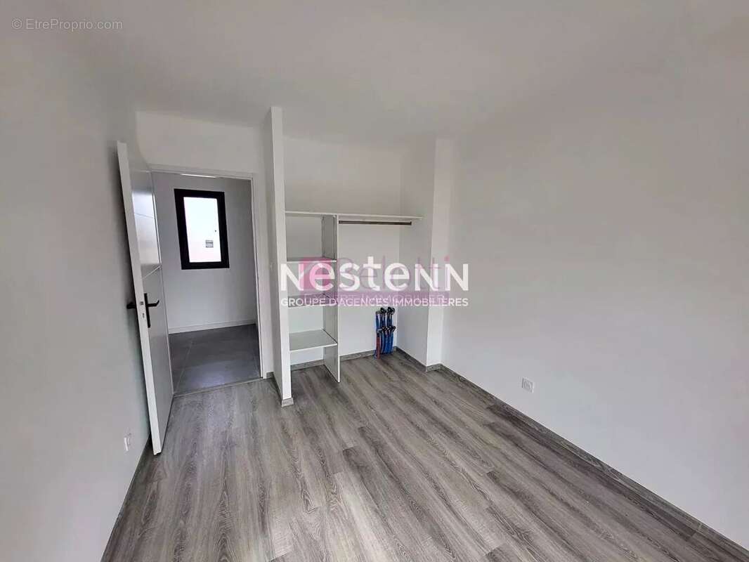 Maison à PINS-JUSTARET