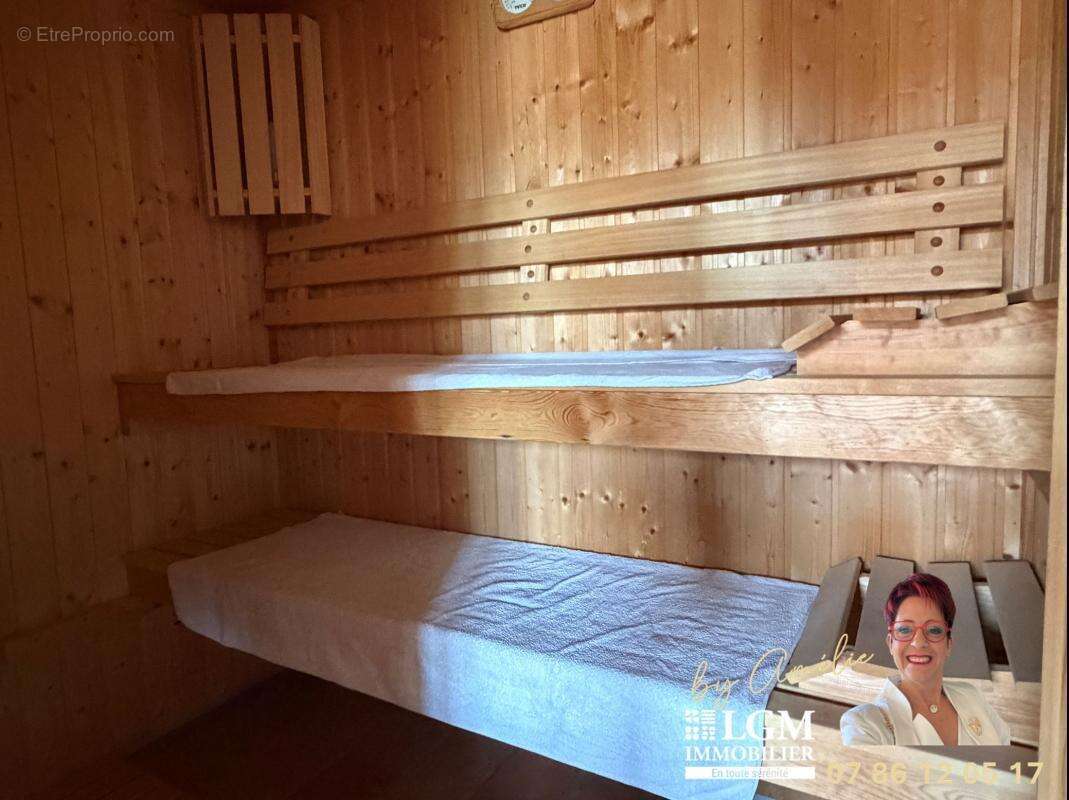 MAGNIFIQUE LONGÈRE de 209 m² - 4 Chambres - Dépendances - photo 15