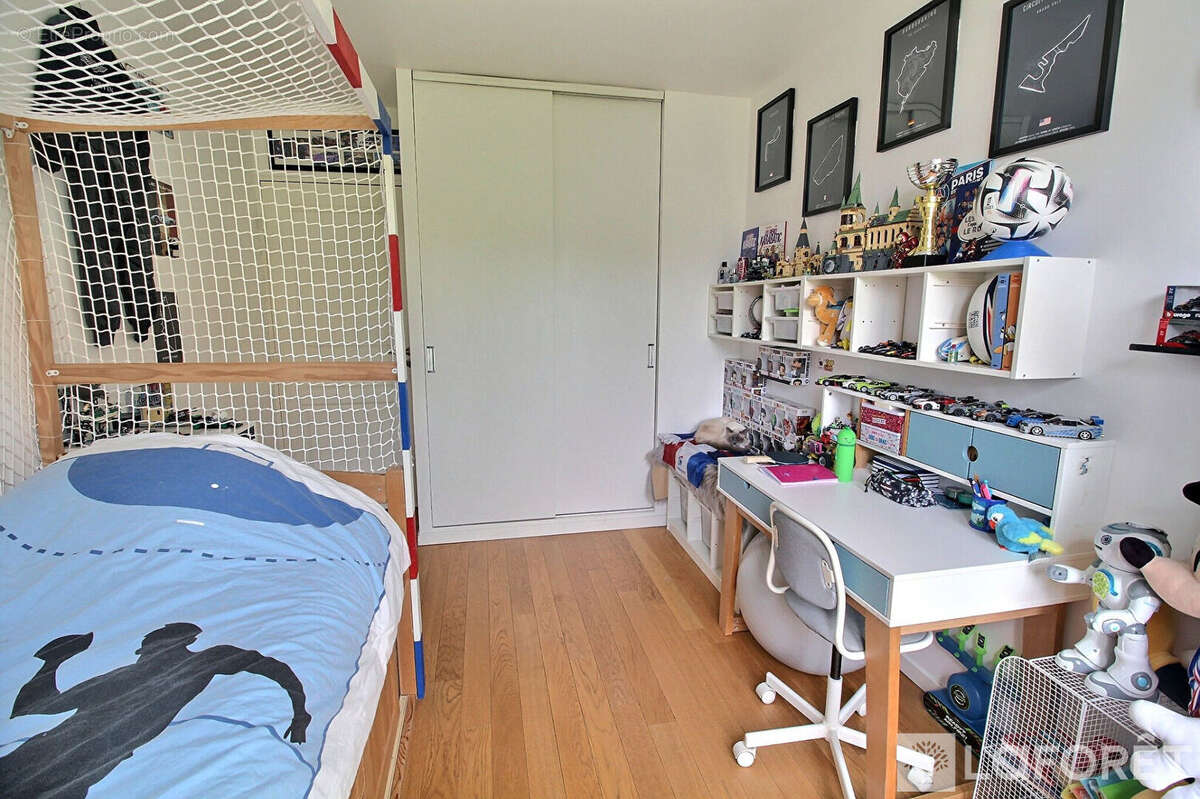 Appartement à LA GARENNE-COLOMBES