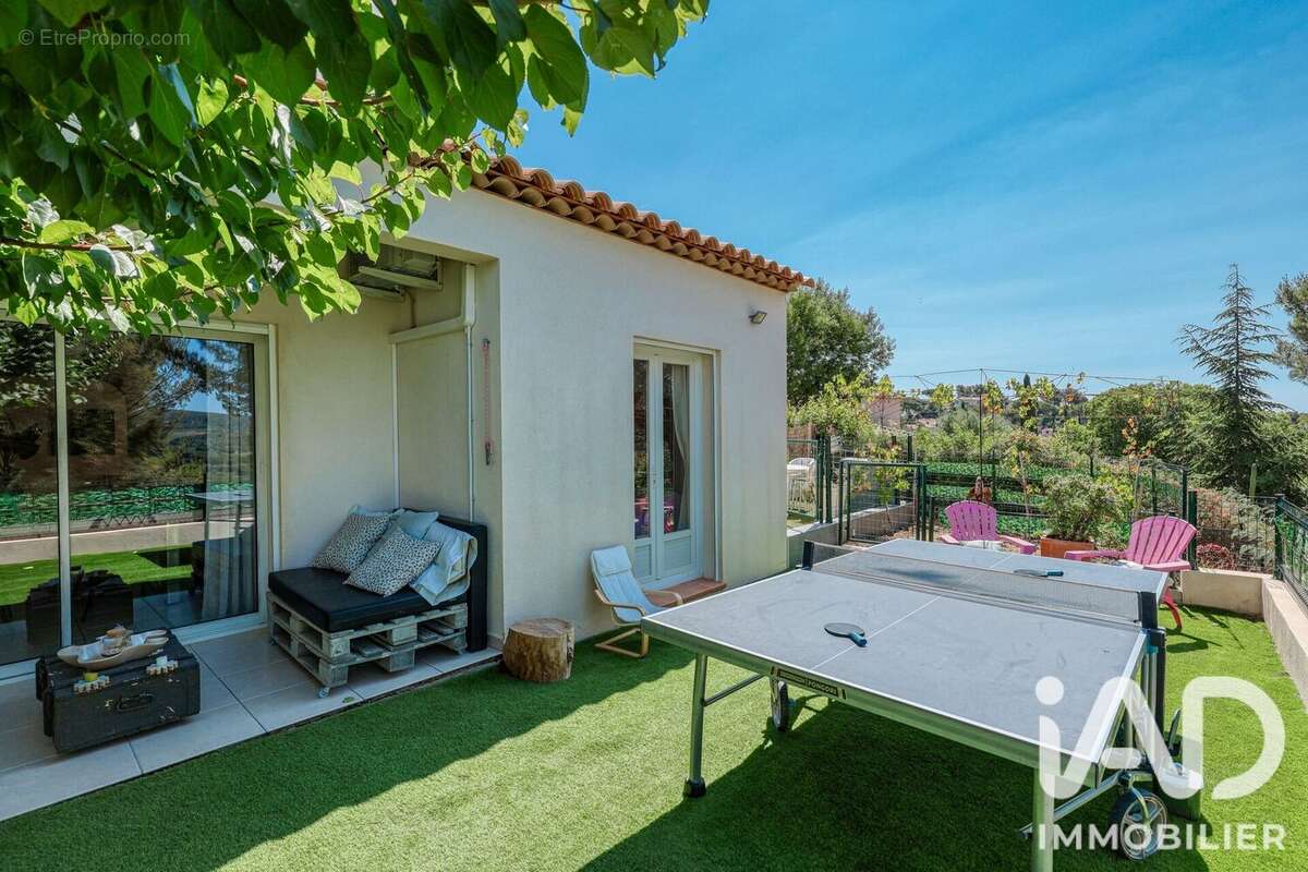 Photo 3 - Maison à BORMES-LES-MIMOSAS