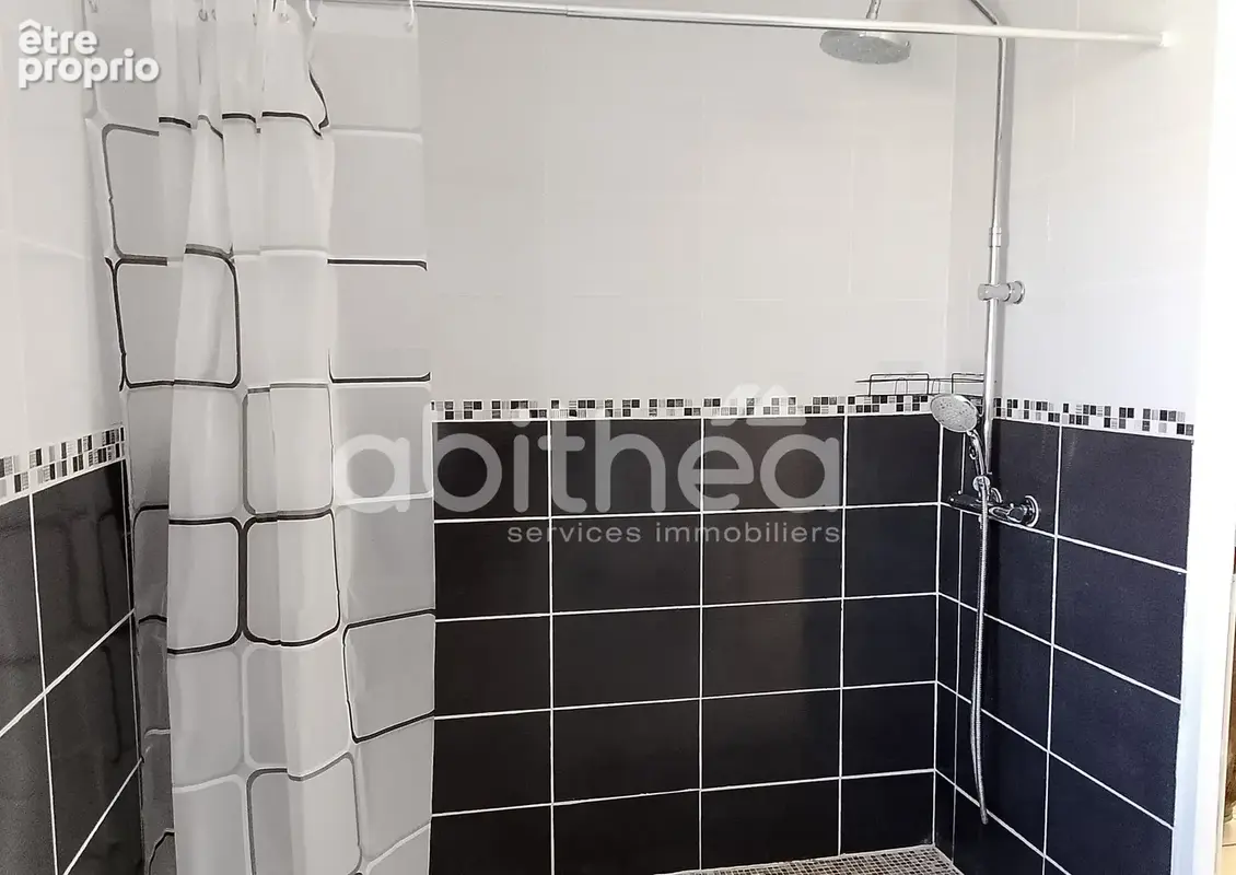 Maison de plain pied de 2013 de 111 m2 PMR - photo 5