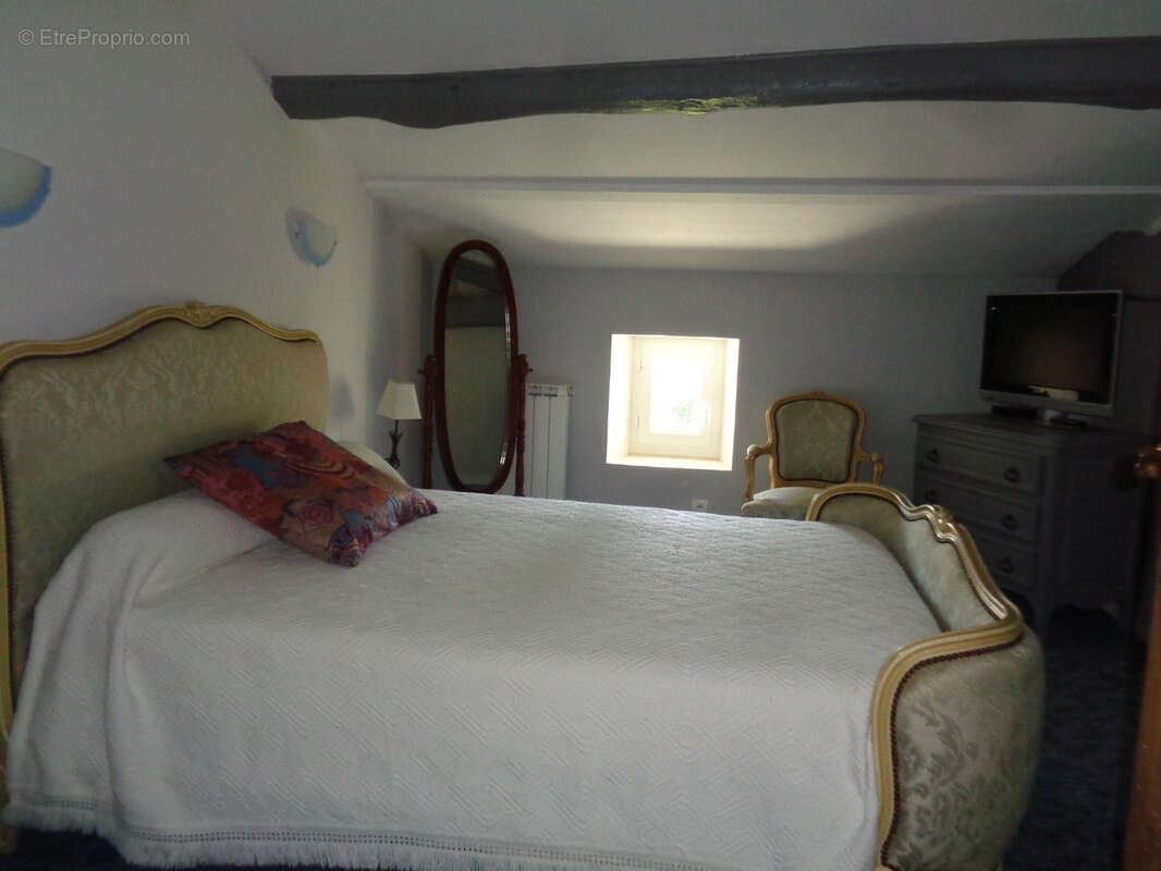 Maison charentaise en pierre rénovée – 163 m² habitables – Saint-Ciers-du-Taillon (17240) - photo 16