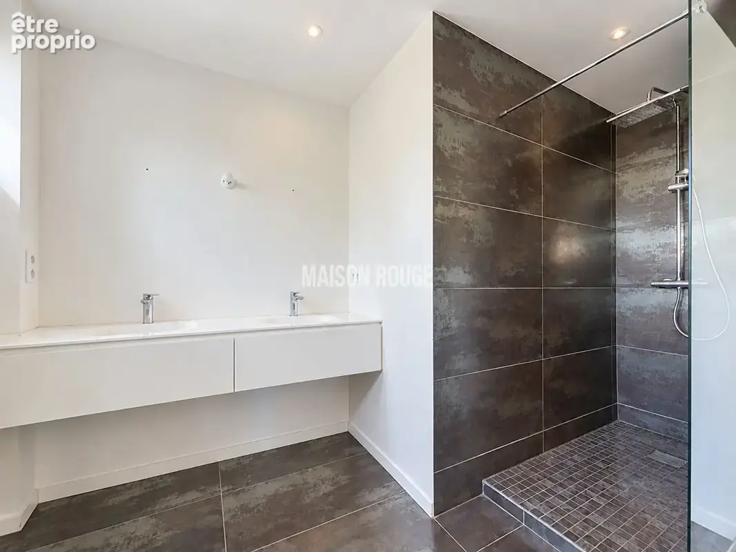 Grande maison familiale  proche des Prairies Saint-Martin  5 chambres - photo 7