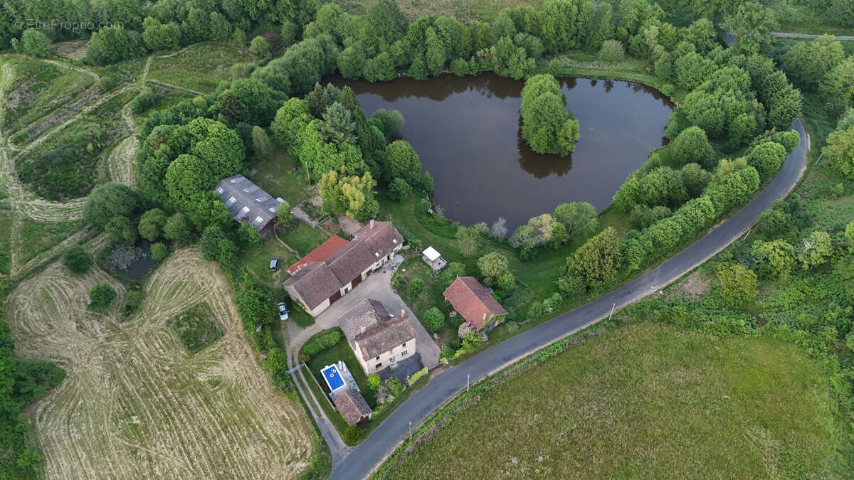 Maison à COUSSAC-BONNEVAL