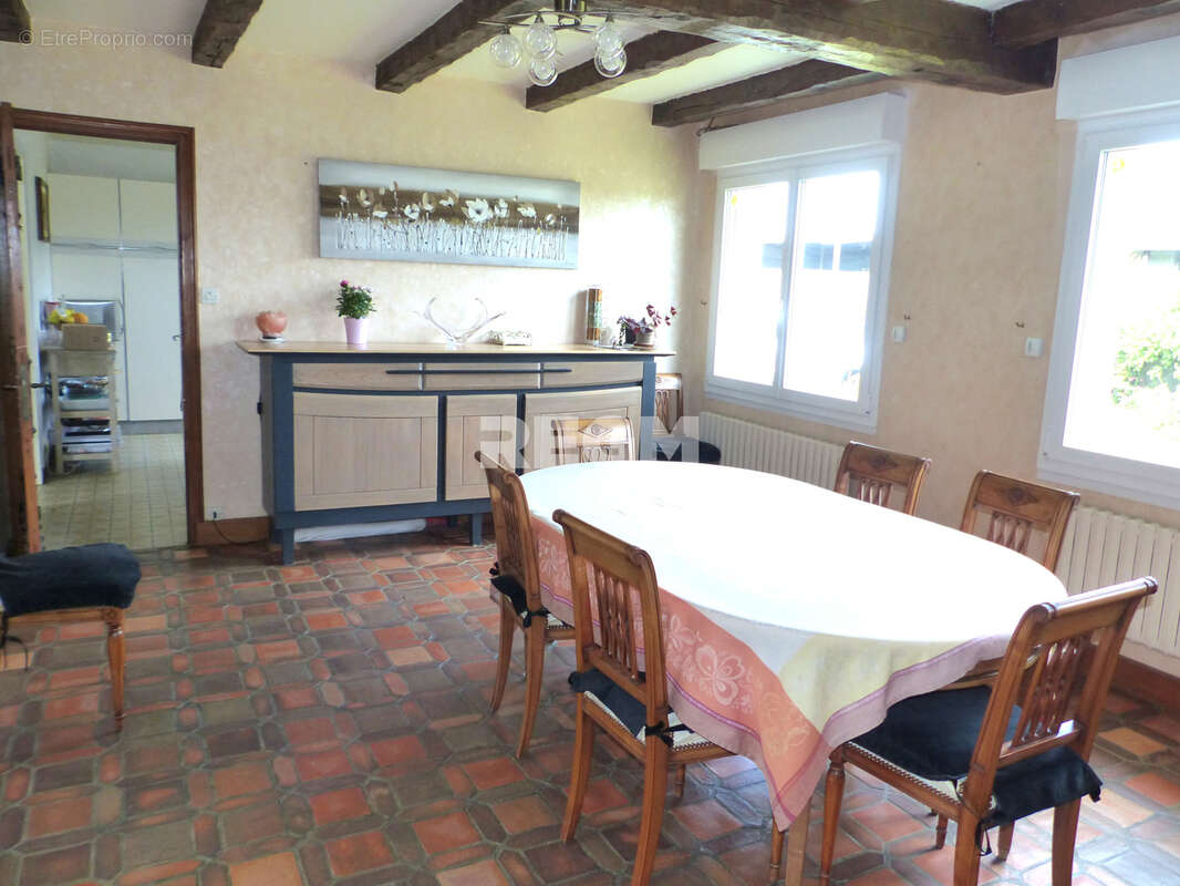 Maison familiale de 144 m2 dans un écrin de verdure, sans vis à vis - photo 3
