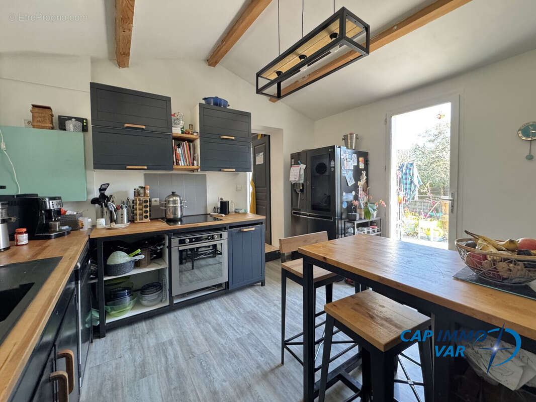 Maison à LE CASTELLET