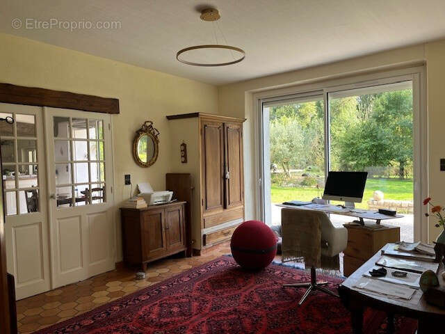 Maison à SAINT-LAURENT-DE-COGNAC