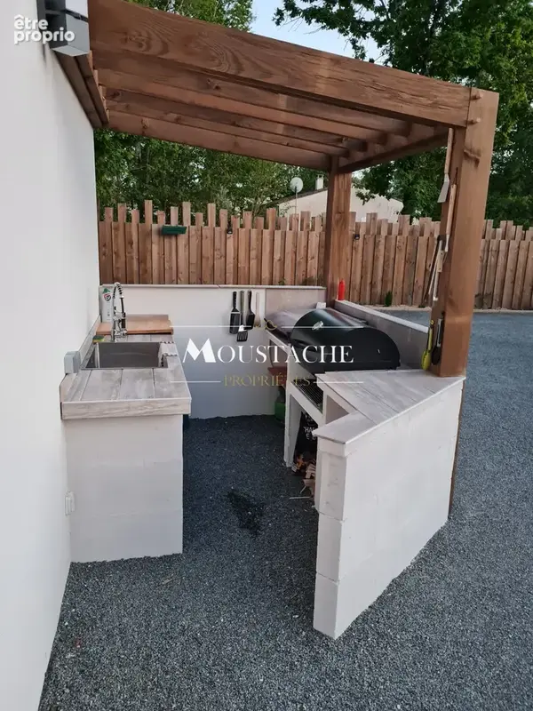 Superbe villa / maison contemporaine - avec piscine à 300m du centre-ville - - photo 23