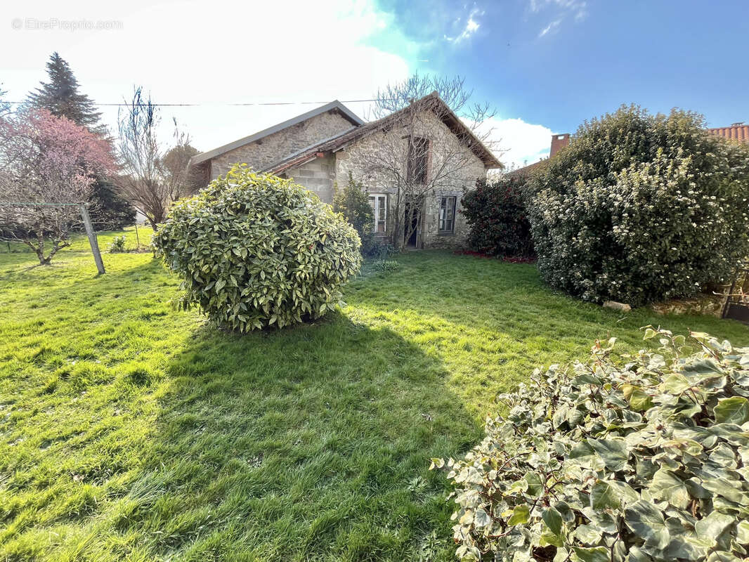 Terrain à SAINT-GENCE