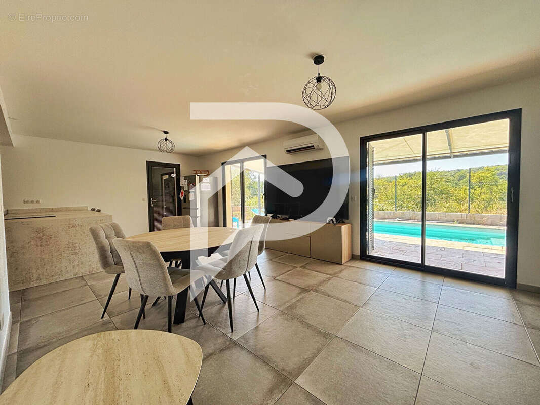 Maison Fuveau 5 pièce(s) 116 m2 de 2018 - photo 2