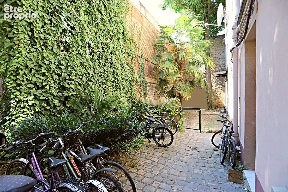 PANTIN - 30 rue du Pré Saint Gervais - 2P - 1er sur cour façon CANNES - photo 2