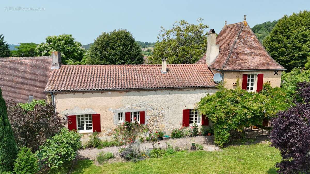 Maison lumineuse avec 4 chambres et piscine - photo 15