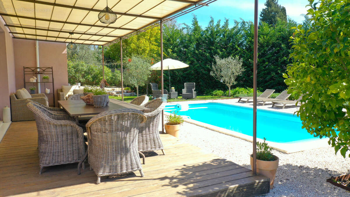 Villa récente Peymeinade 130 m² et 25 m² de garage avec piscine terrain de 1285 m² - photo 3