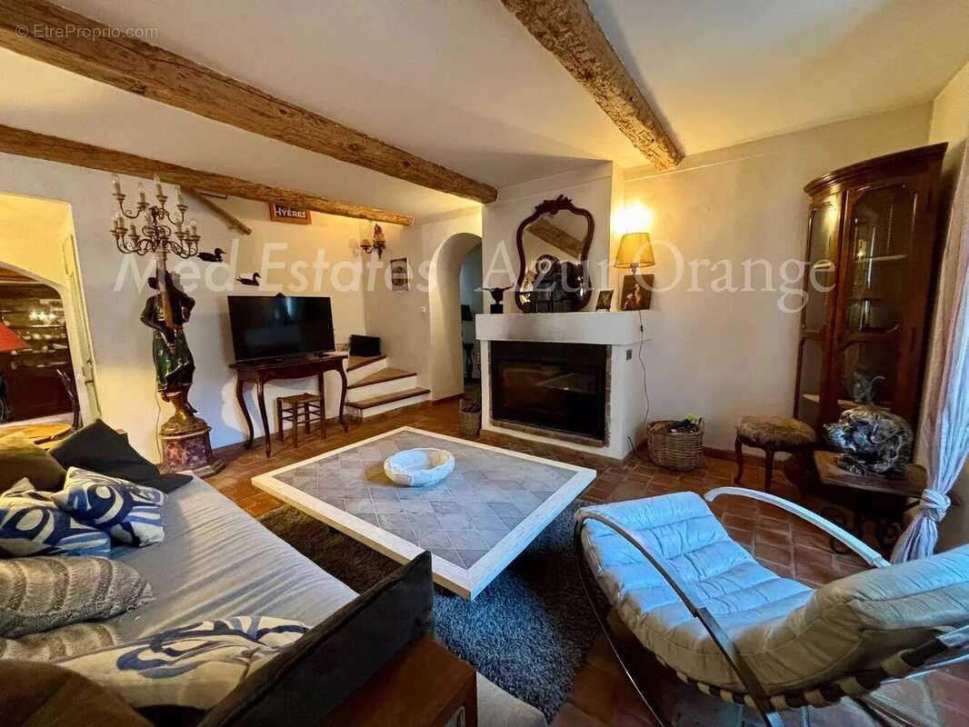 Appartement à LA GARDE-FREINET