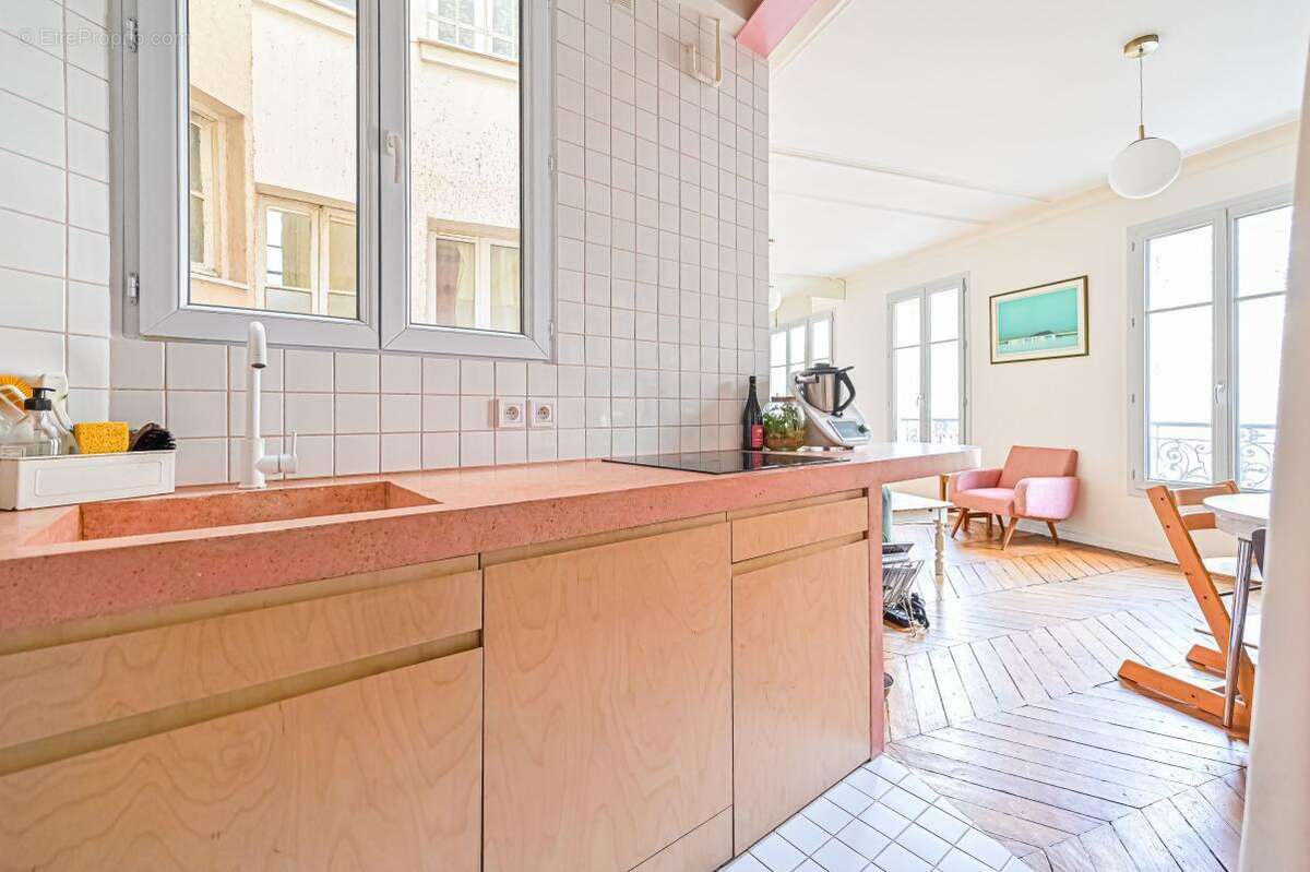 Appartement à PARIS-10E