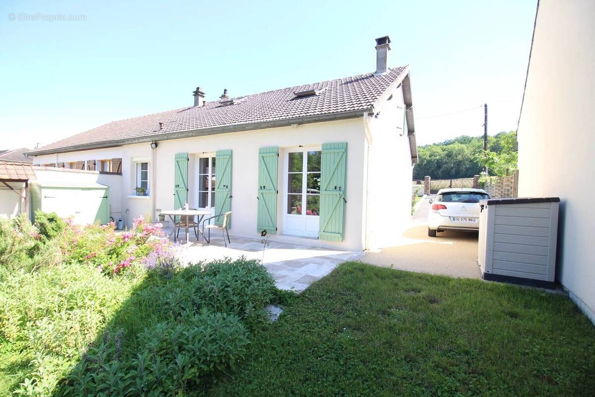 Maison à BURY