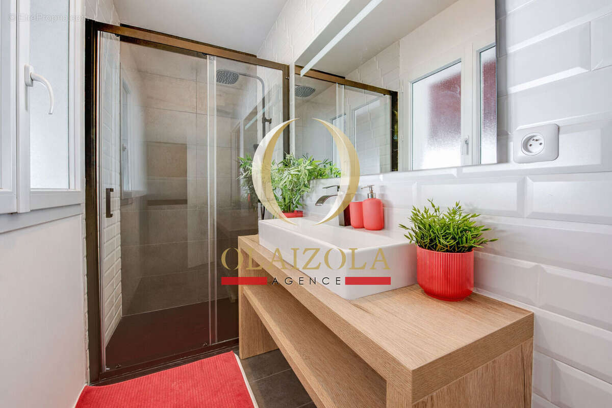AHETZE - Maison contemporaine avec jardin et piscine - photo 14