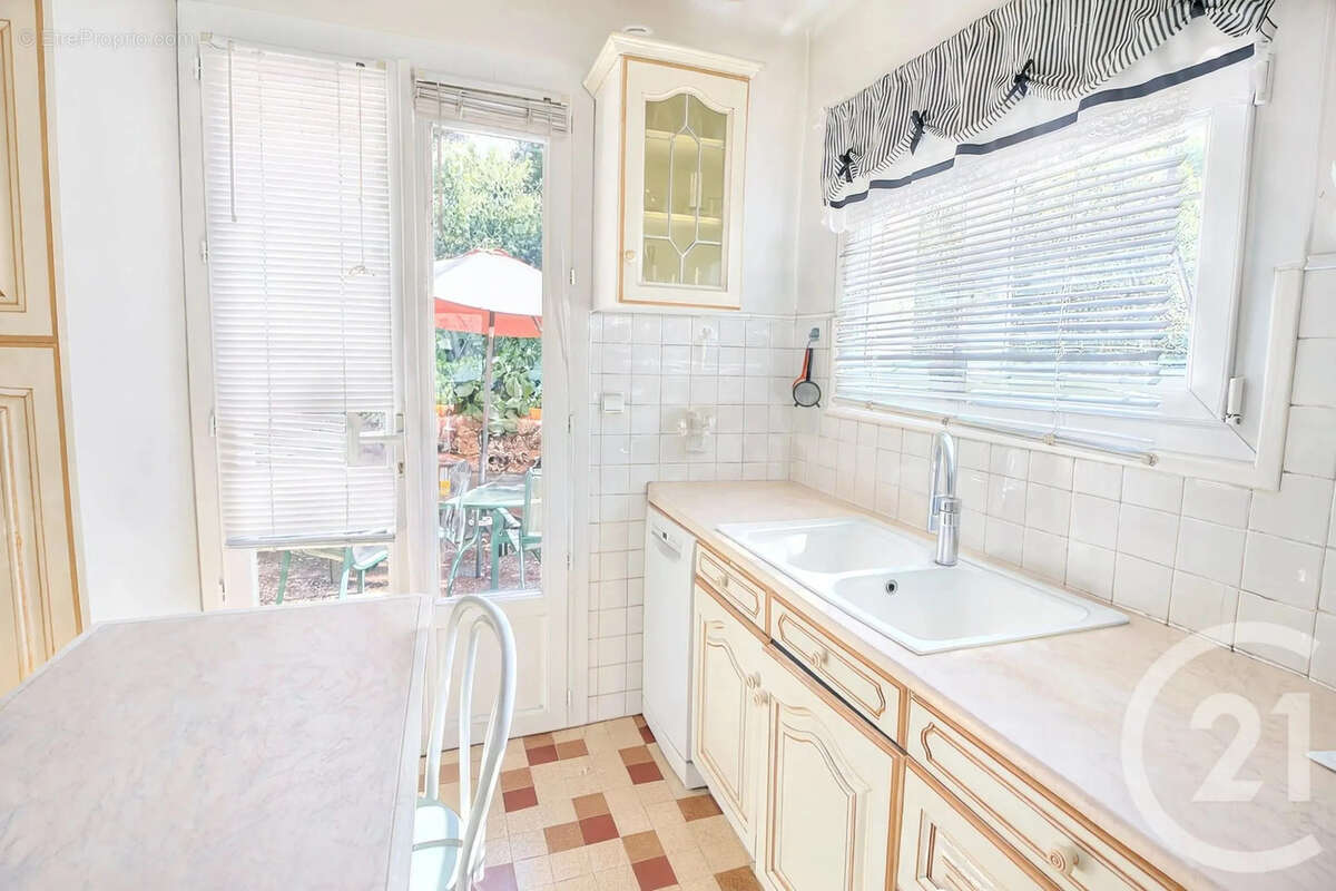 Maison 133 m² à Chateauneuf-Grasse  - photo 6