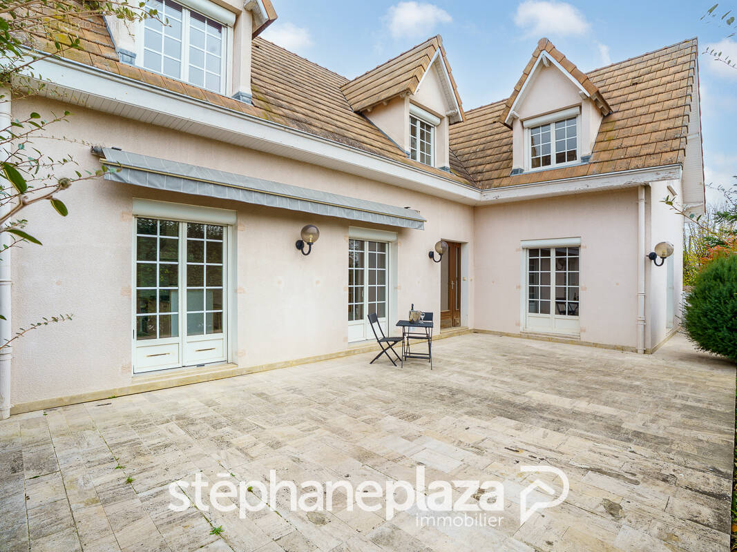 Maison à CHARNAY-LES-MACON