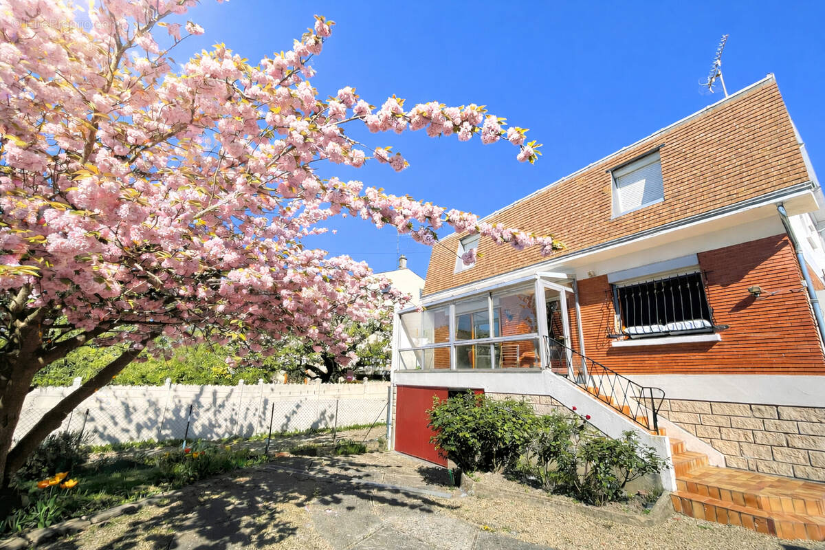 Maison à NEUILLY-PLAISANCE