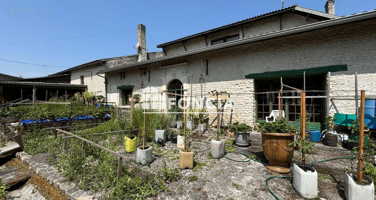 Maison à SAINT-PALAIS-DU-NE