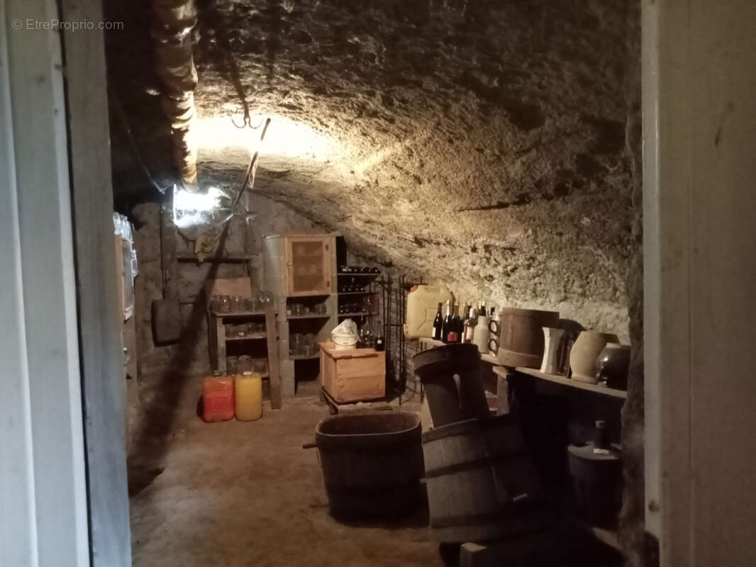 Maison à CHARMES-SUR-RHONE