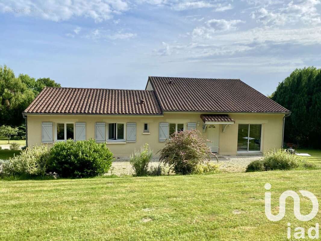 Photo 2 - Maison à JUILLAC