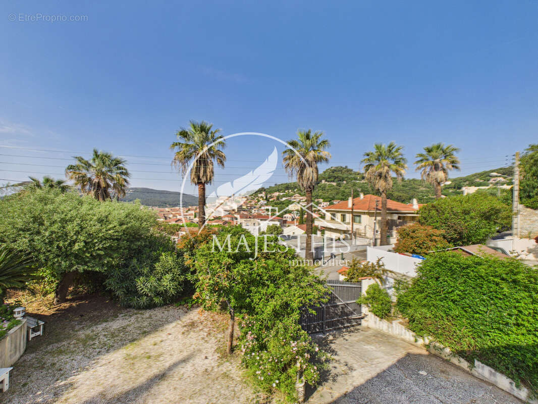 Maison à HYERES