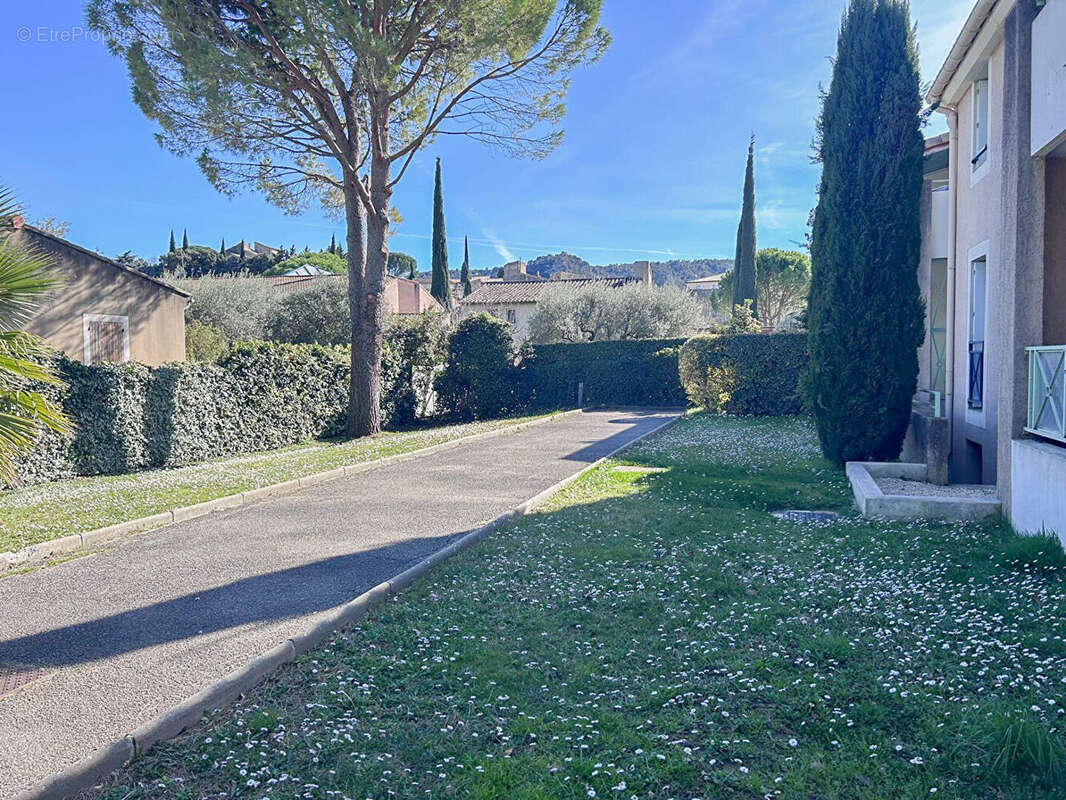 Appartement à SAINT-PAUL-TROIS-CHATEAUX