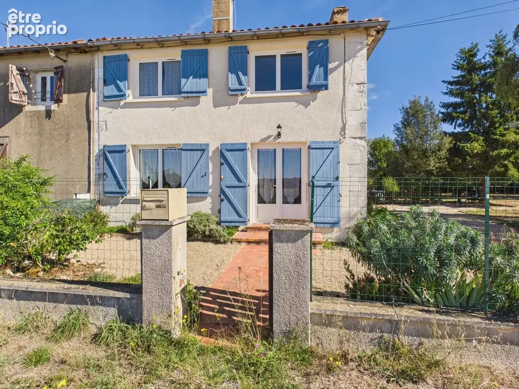 Photo Maison à Nanteuil-En-Vallee au prix de 85 000€