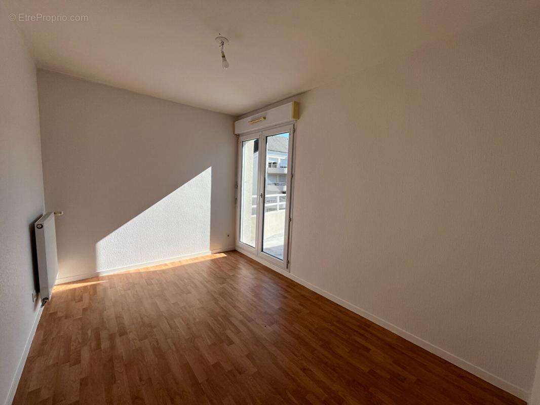 Angers - T5 en duplex avec terrasse et parking - photo 8