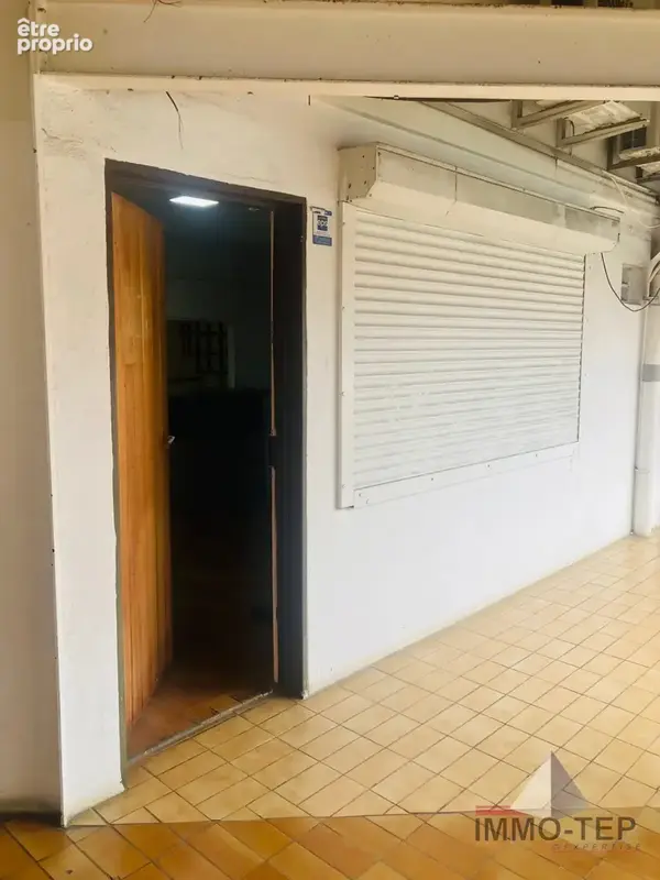 Entrée du local